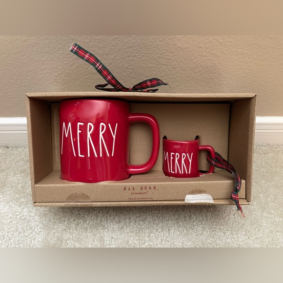 Rae Dunn Christmas Mug Set - Red - MERRY - NEW - Picture 1 of 2